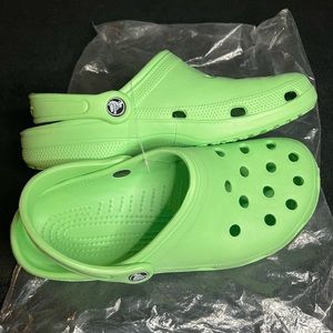 Mint Green NWOT Crocs! Size 10w 8m